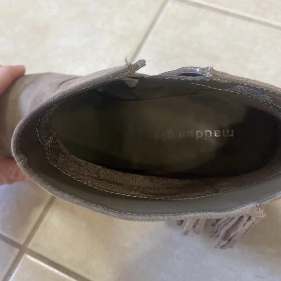 Madden girl size 9 ankle boots with fringe - Picture 3 of 5